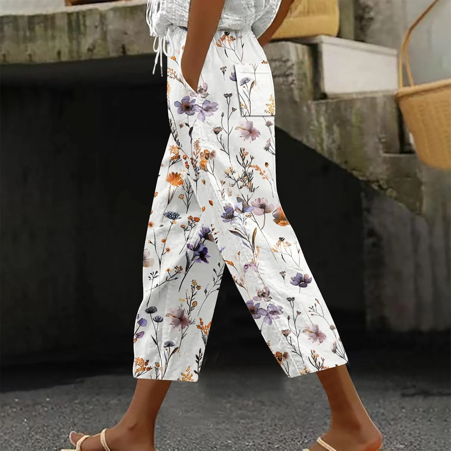 Hawaii Capri Pants for Women Casual Tropical Floral Print Pants Elastic High Waist Drawstring Summer Beach Trousers
