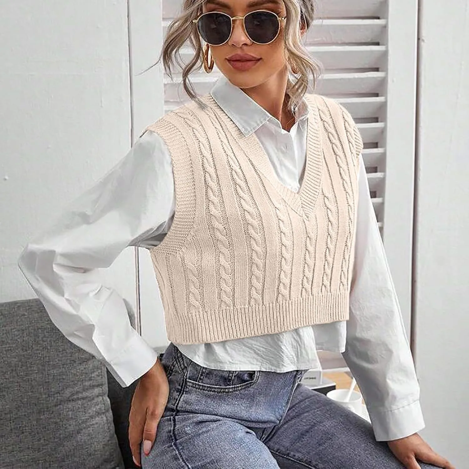 Sweater Vest for Women Fashion Cropped Cable Knit Sweater Vest Casual Sleeveless Knitted Tops Winter Clothes